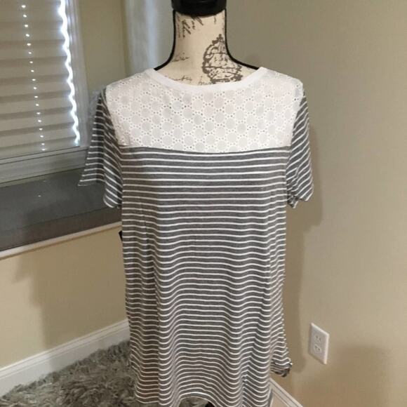 Lane Bryant Mixed Fabric Notch lace top - Picture 4 of 7